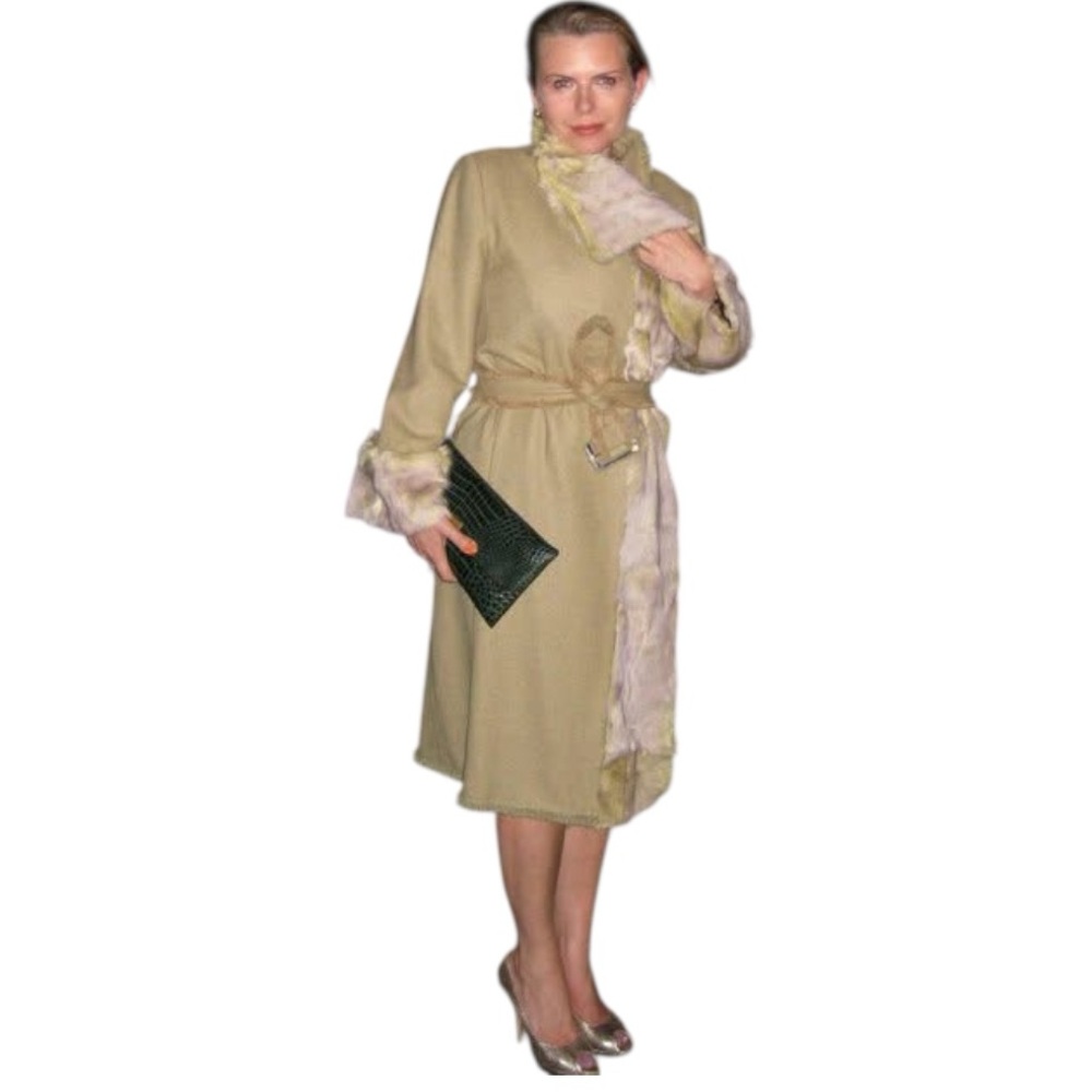 Voyage Invest in the Original Light Olive Wool Cashmere Coat with Fur Trim Sz M